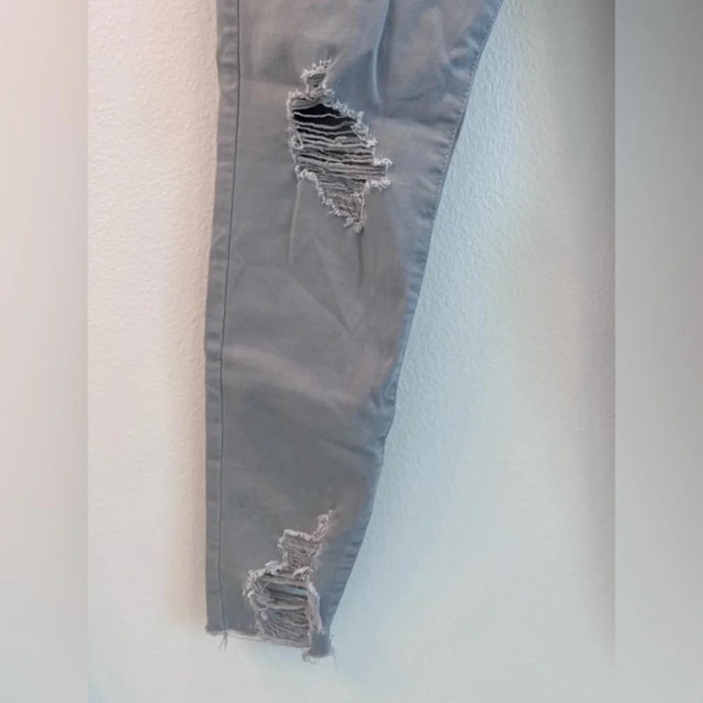 American Eagle Women’s Grey Skinny Jeggings